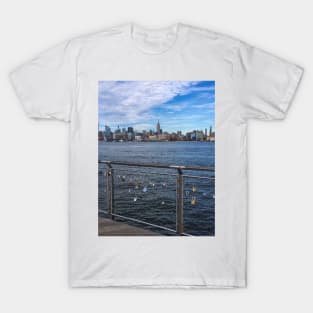 Manhattan Skyline Love Padlocks New York City T-Shirt